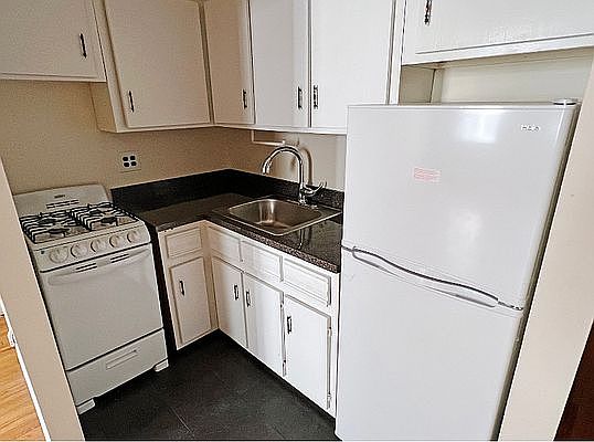 3rd image of 251 W 97th St APT 5J