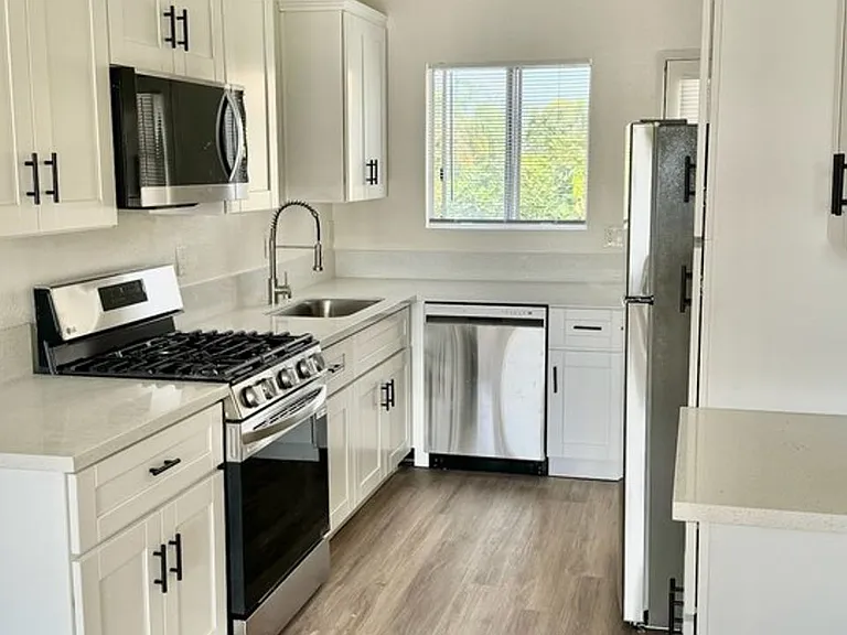 3515-3563 Roosevelt St - Su Casa Apartments — Photo 13