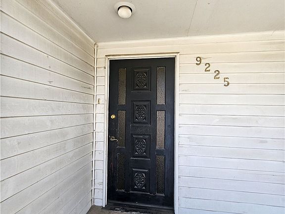 3rd image of 9225 Telfair Ave