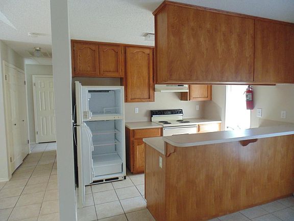 5th image of 704 Mynah Ave APT B