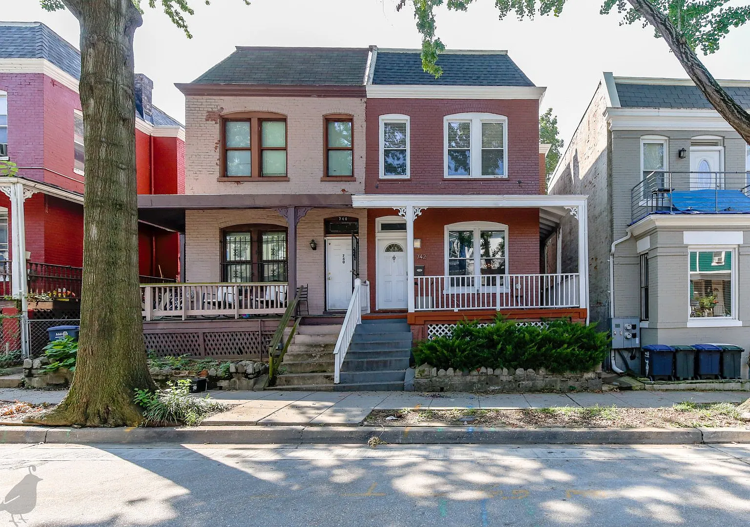 Classic 3 Bedroom Rowhome in Columbia Heights — Photo 2