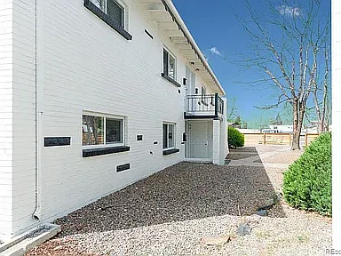 2 bed, 816 sqft, $1,525 — Photo 2