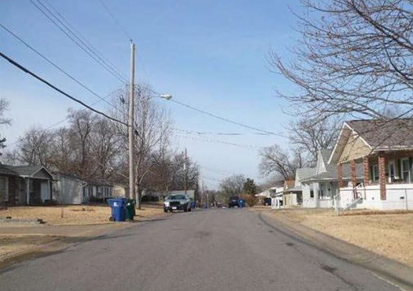 2nd image of 139 Lithia Ave