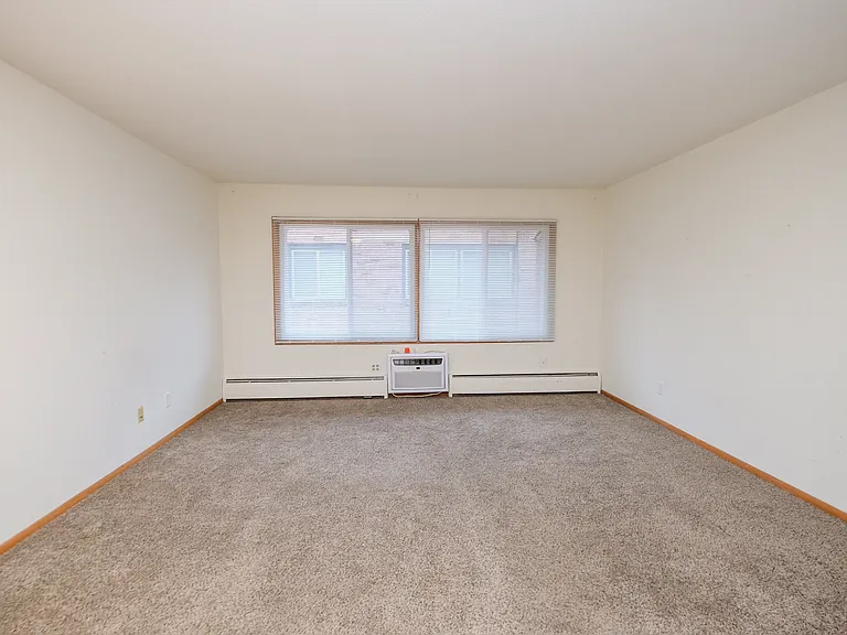 Minnehaha Apartments | 3628 — Photo 17