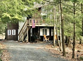 209 Canterbrook Dr, Lords Valley, PA 18428