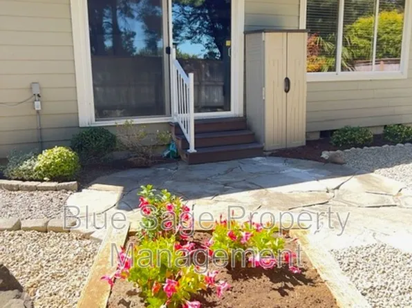 50 Goldenrod Ln, Sequim, WA 98382