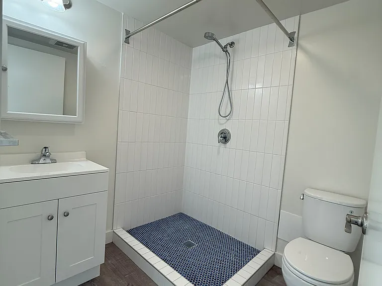 4326 Irving St #104 — Photo 9