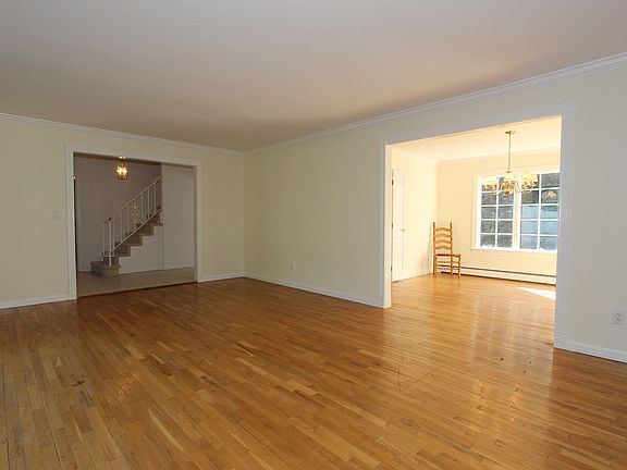 3rd image of 6 Walden St