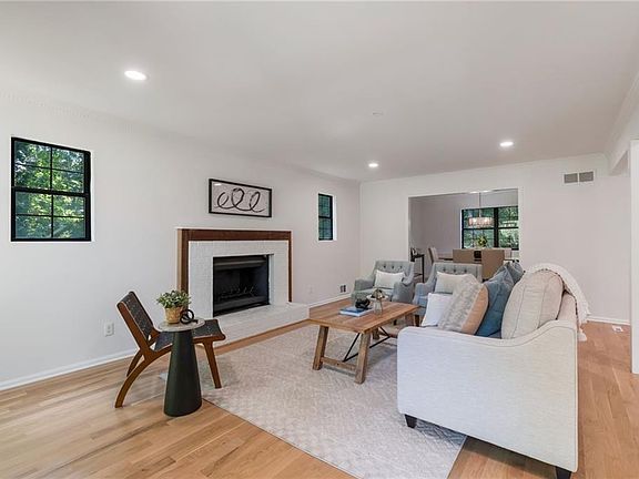4th image of 340 Summerfield Dr
