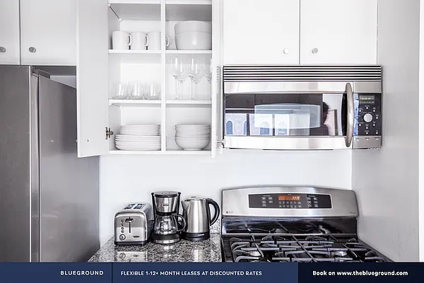 Rented by The Blueground | media 9