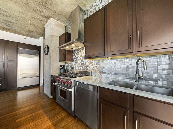 5th image of 600 N Fairbanks Ct Unit 1801