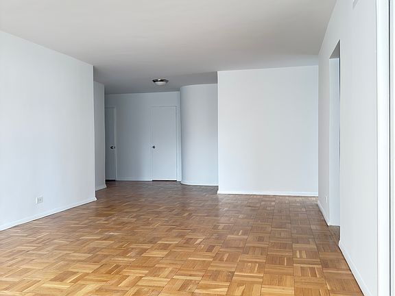 3rd image of 155 E 34th St APT 10G