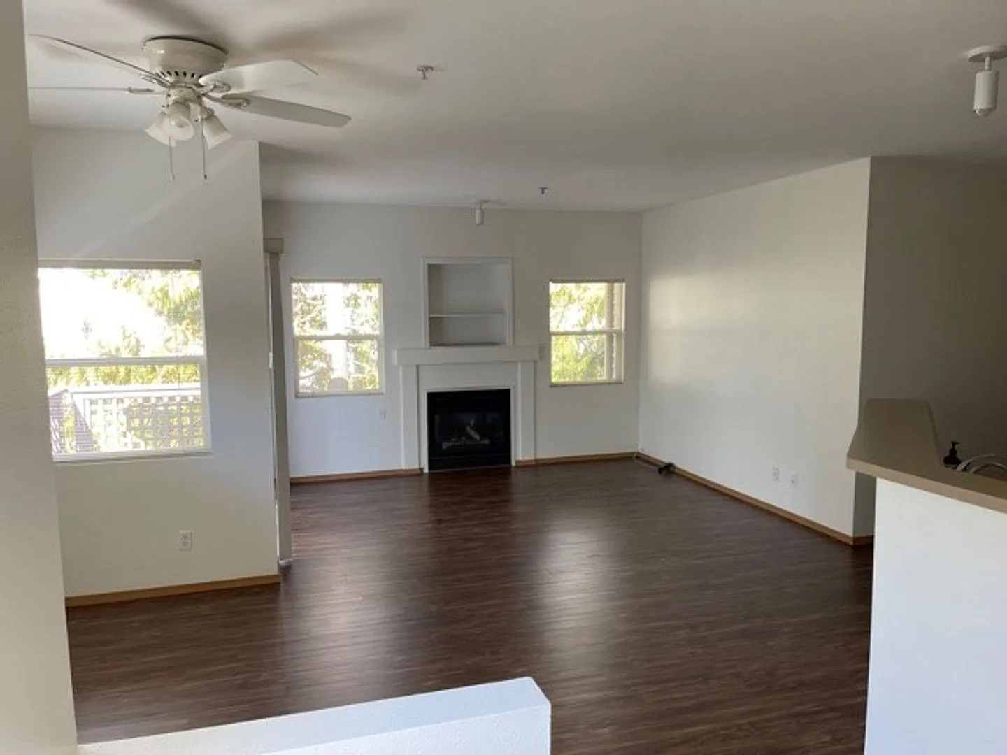 Beautiful Renton 3bd 2bath Townhome in Fairwood Neighboorhood! — Photo 3