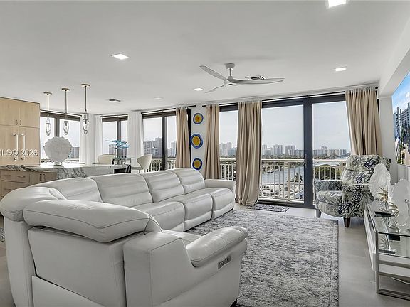 3rd image of 3100 NE 48th St Unit Penthouse 18