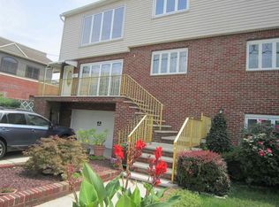 30 Oak St, Bayonne, NJ 07002