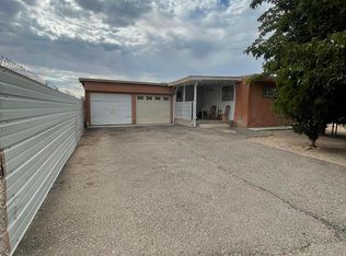 2733 Barcelona Pl SW, Albuquerque, NM 87121