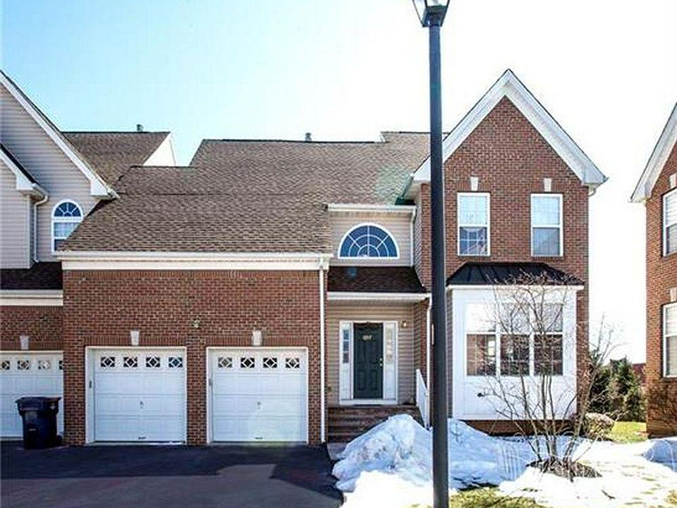 2nd image of 1207 Daffodil Ct #1207