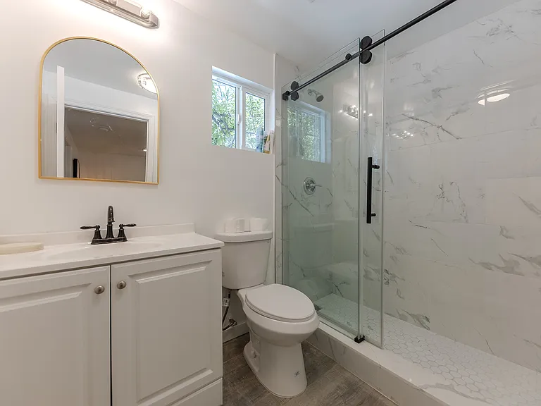 2461 Saint Pierre Ave — Photo 40