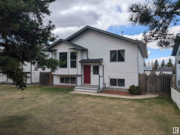 2nd image of 12 Spruce Meadow Ln