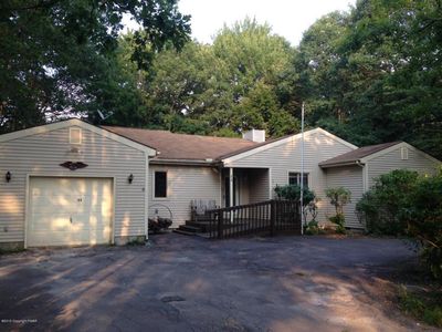 53 Mountain Dr, Mount Pocono, PA, 18344
