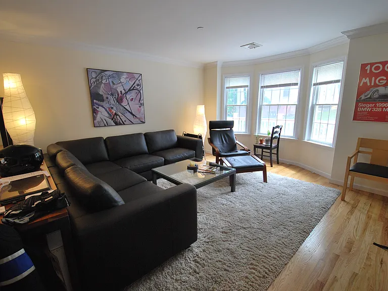 218 Main St #102 — Photo 9