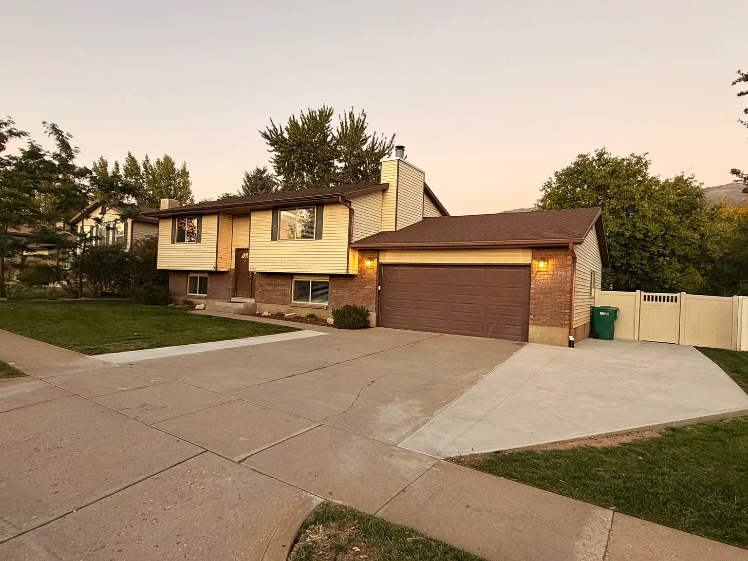 4 bed, 2200 sqft, $2,300 — Photo 4