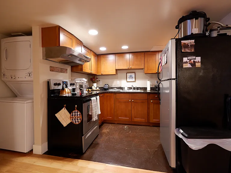 515 W McGraw St #B — Photo 3