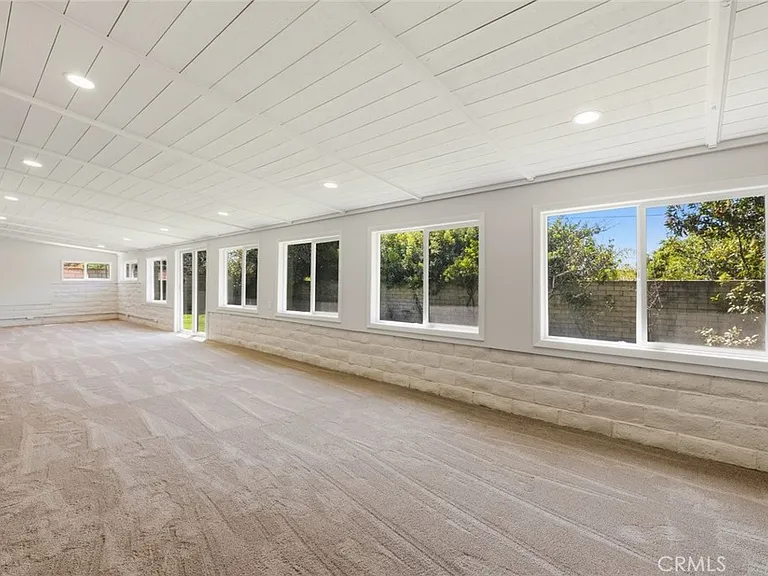 48 Mansfield Ln — Photo 12