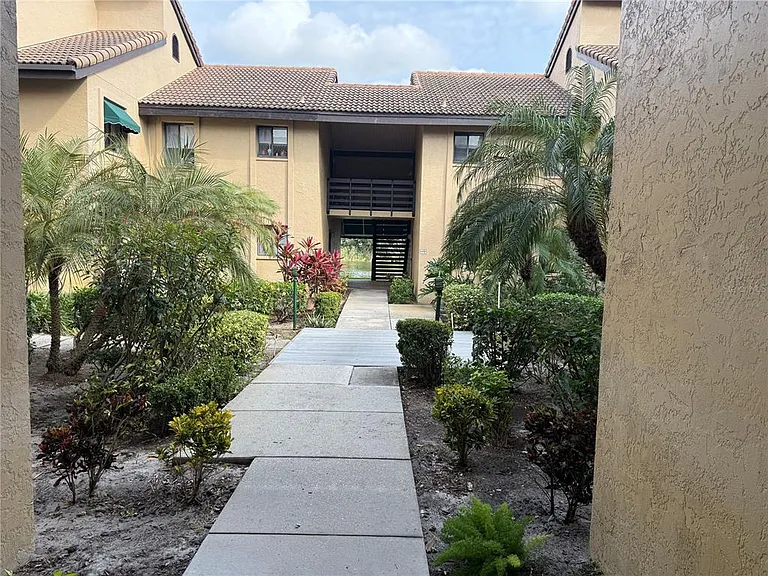5631 Ashton Lake Dr #7 — Photo 4