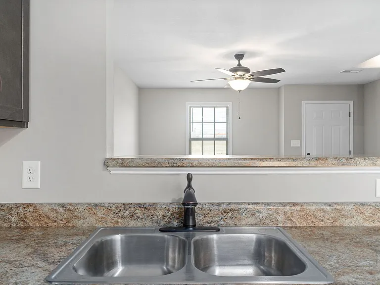 Glenkirk Dr - 1000 — Photo 14