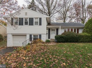 8216 Forest Hills Dr, Elkins Park, PA 19027