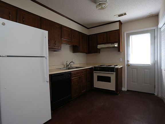 3rd image of 140 Lanier Dr #178