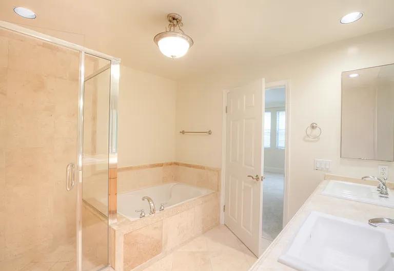 10305 Almayo Ave #301 — Photo 11