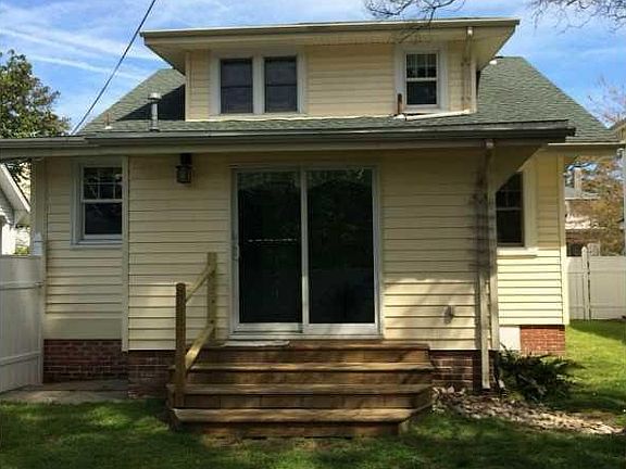 2nd image of 1105 Bedford Ave