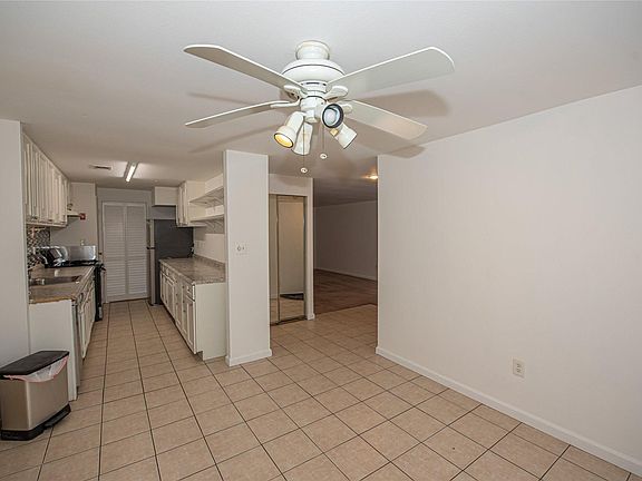 5th image of 98 Skyline Dr