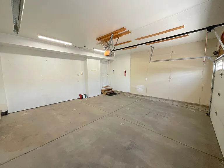 2579 Weyburn Way — Photo 22