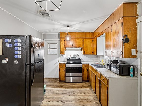 5th image of 309 Conella St