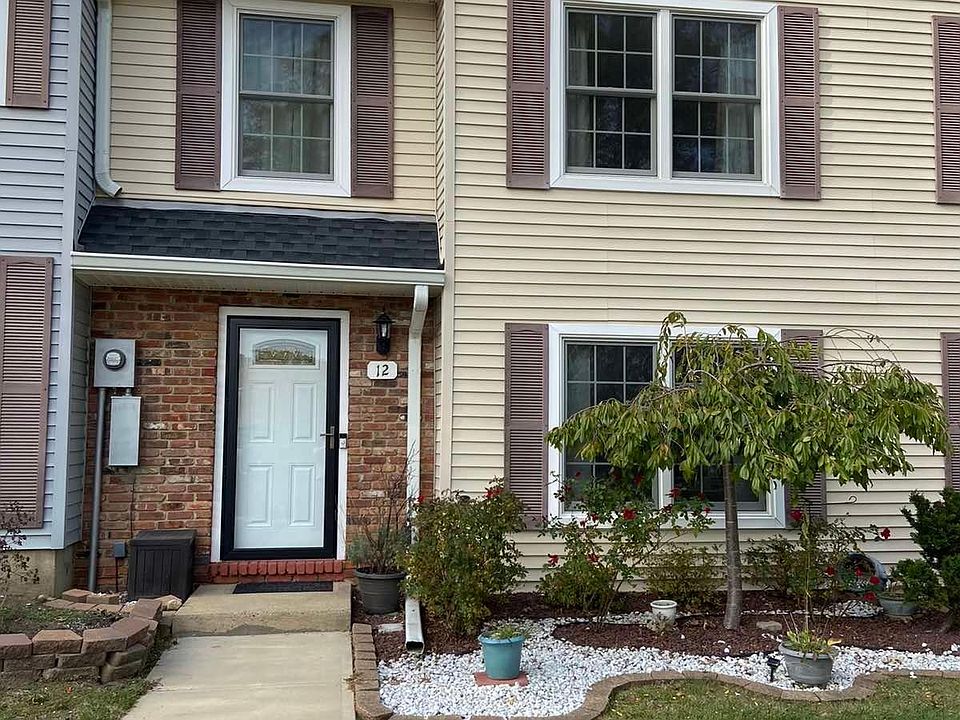 1st image of 12 Byrnes Ln W #12
