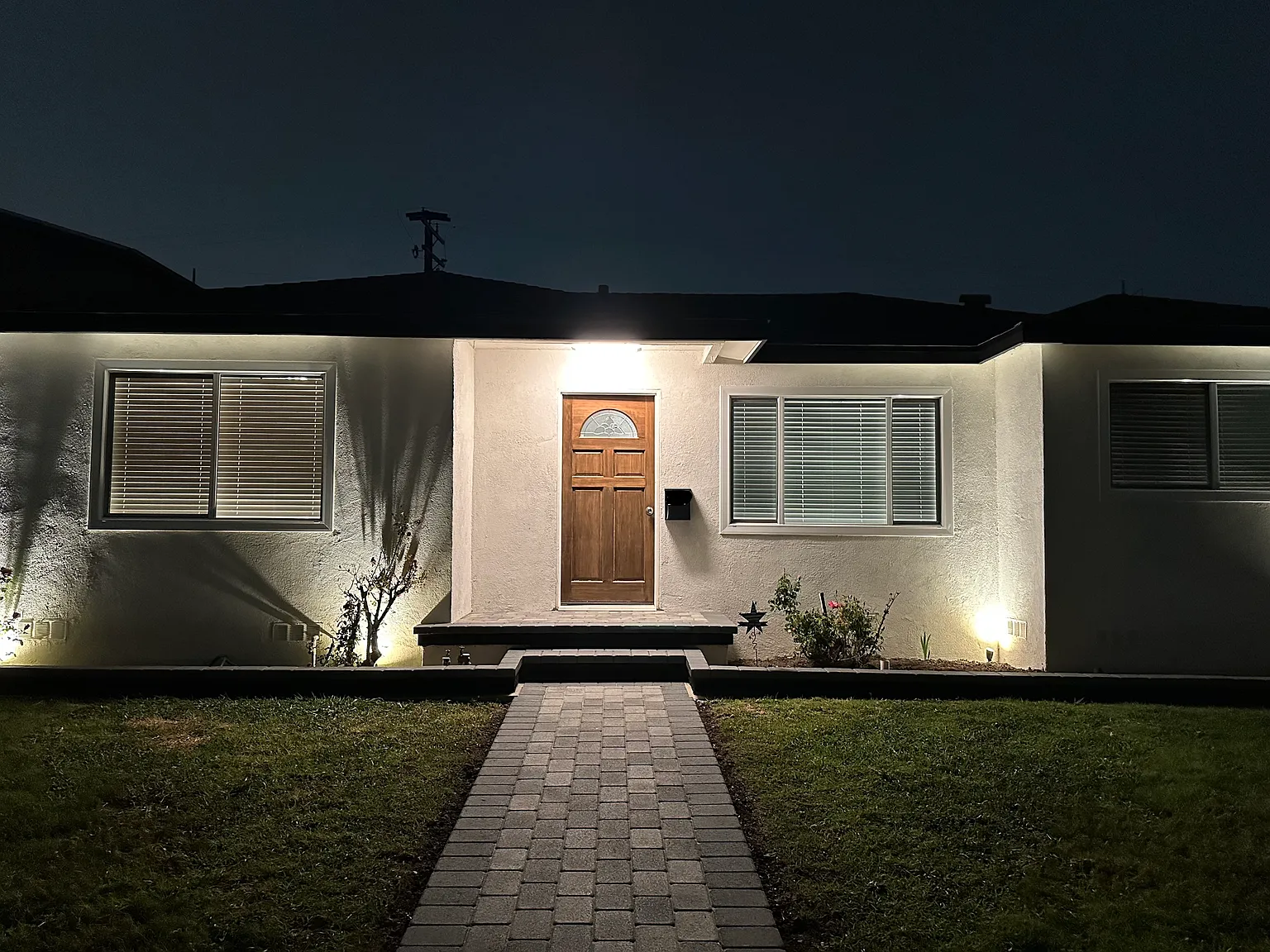 2 bed, 865 sqft, $3,500 — Photo 1