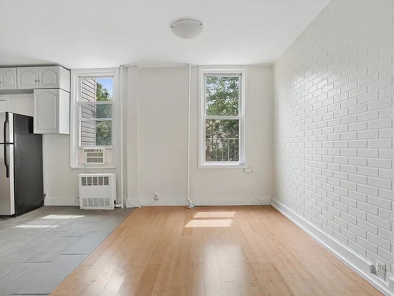 2423 23rd St #1 — Photo 3