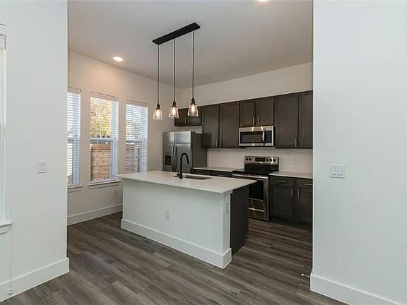 4th image of 2536 Alister Ln