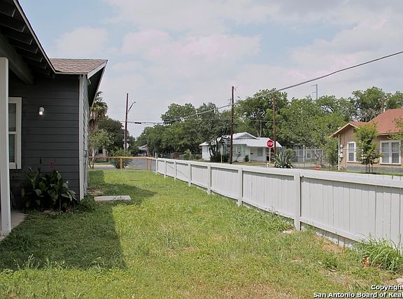 3rd image of 138 Blue Bonnet St