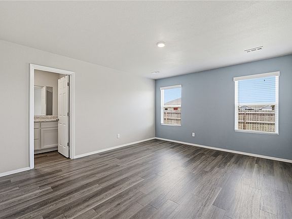 4th image of 905 Tanner Dr