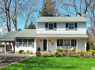 10 Greene Dr, Commack, NY 11725