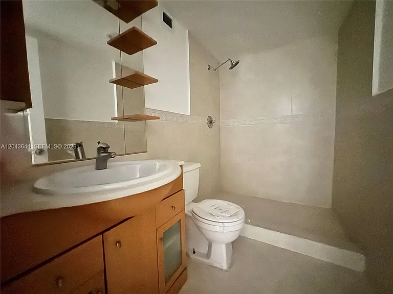 400 Kings Point Dr #411 — Photo 12