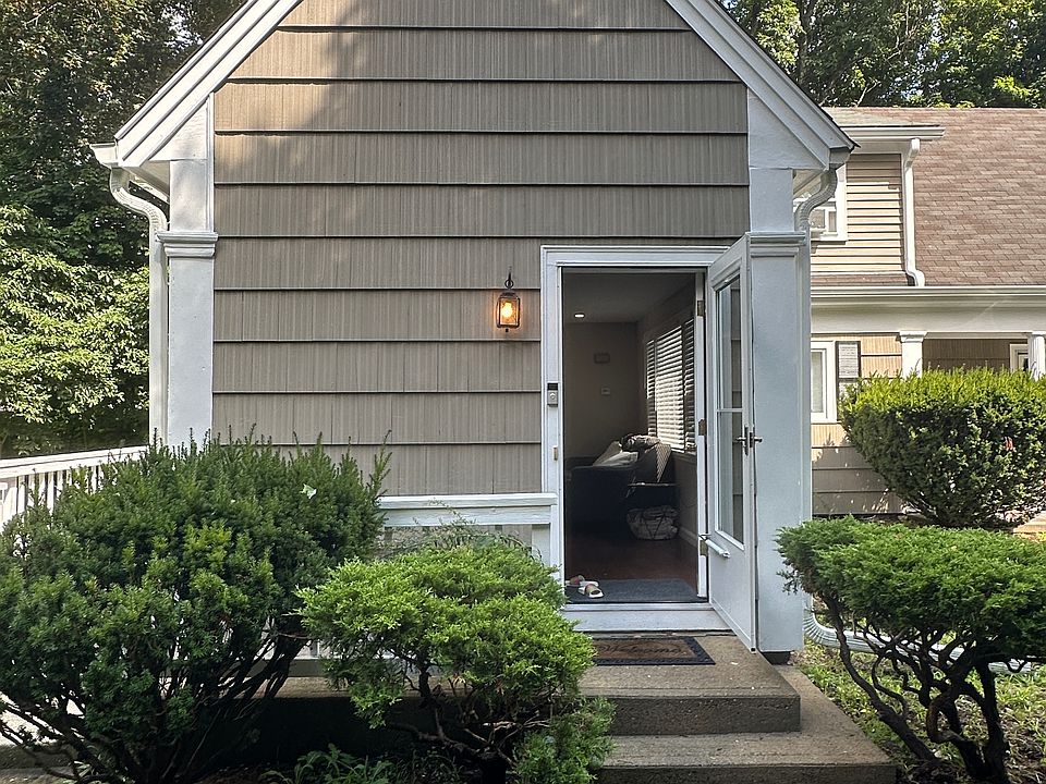 1st image of 712 Plymouth St #A