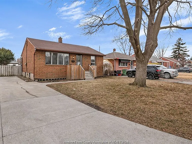 1217 Harrison Ave — Photo 3