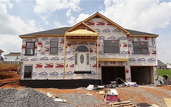 2nd image of 48 Creekview Vlg