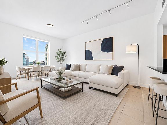 4th image of 511 SE 5 Avenue #2523