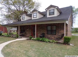 91 Meadow Ln, Decatur, AL 35603